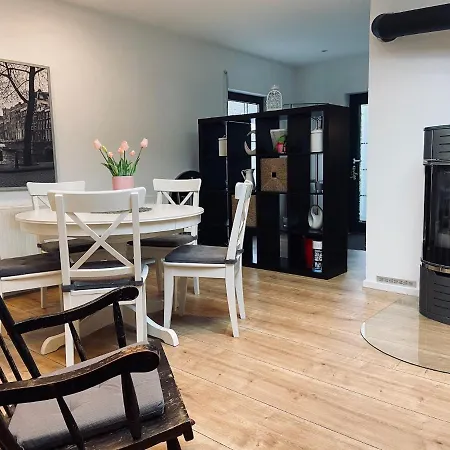 Tulpenweg Mit Kaminofen شقة Haiger